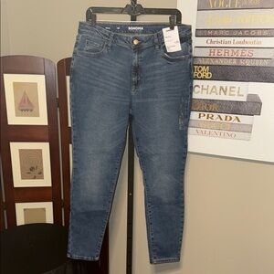 Sonoma Blue Skinny the everyday Jeans